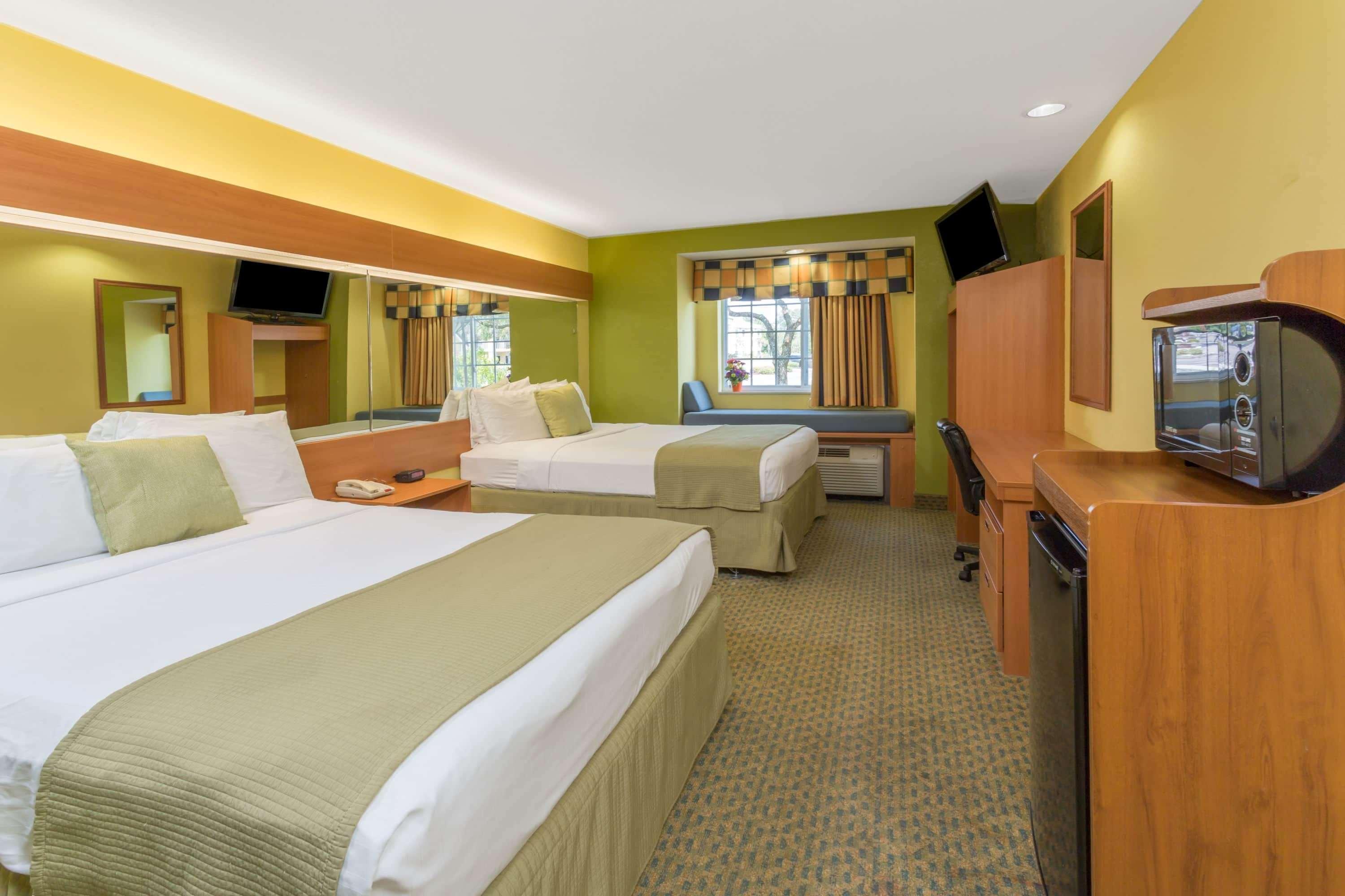 Microtel Inn & Suites By Wyndham Kingsland Naval Base I-95 Екстер'єр фото