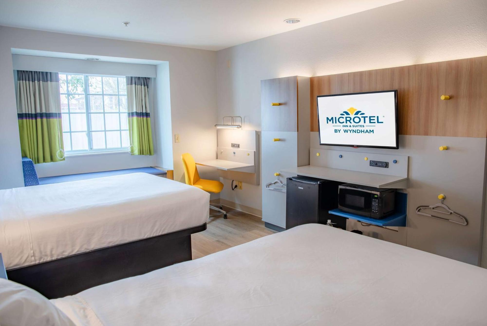 Microtel Inn & Suites By Wyndham Kingsland Naval Base I-95 Екстер'єр фото