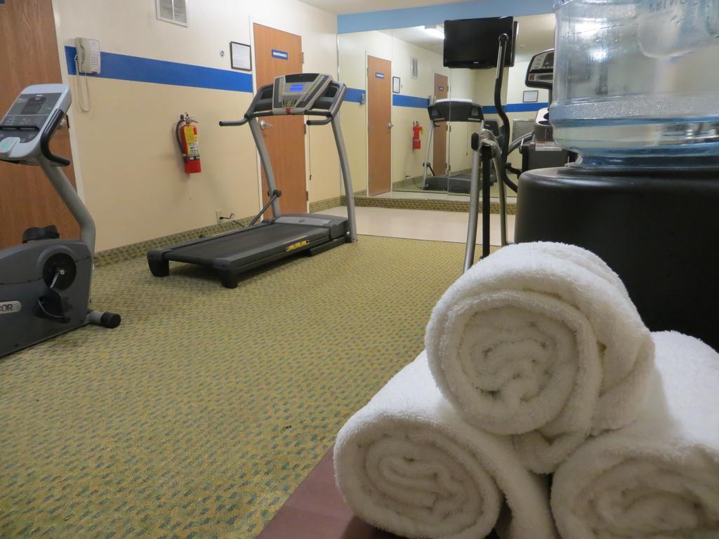 Microtel Inn & Suites By Wyndham Kingsland Naval Base I-95 Екстер'єр фото